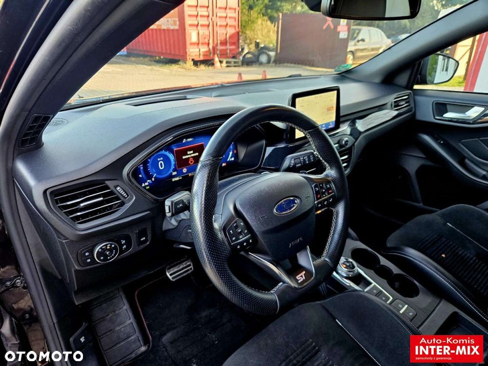 Ford Focus - 36