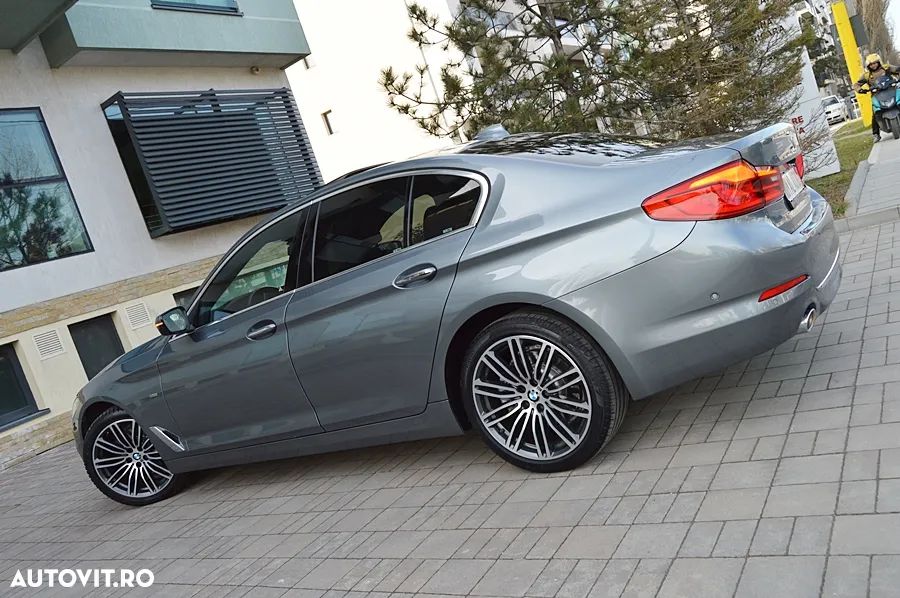 BMW Seria 5 520d Efficient Dynamics Edition Aut. Luxury Line - 30