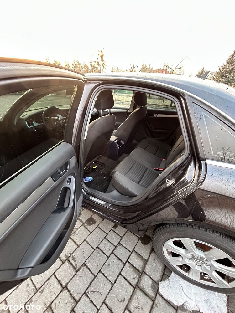 Audi A4 Limousine - 11