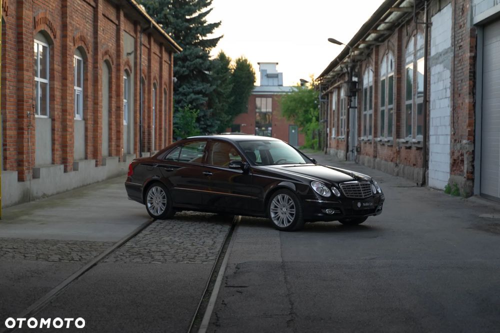 Mercedes-Benz Klasa E 500 4-Matic Elegance - 3