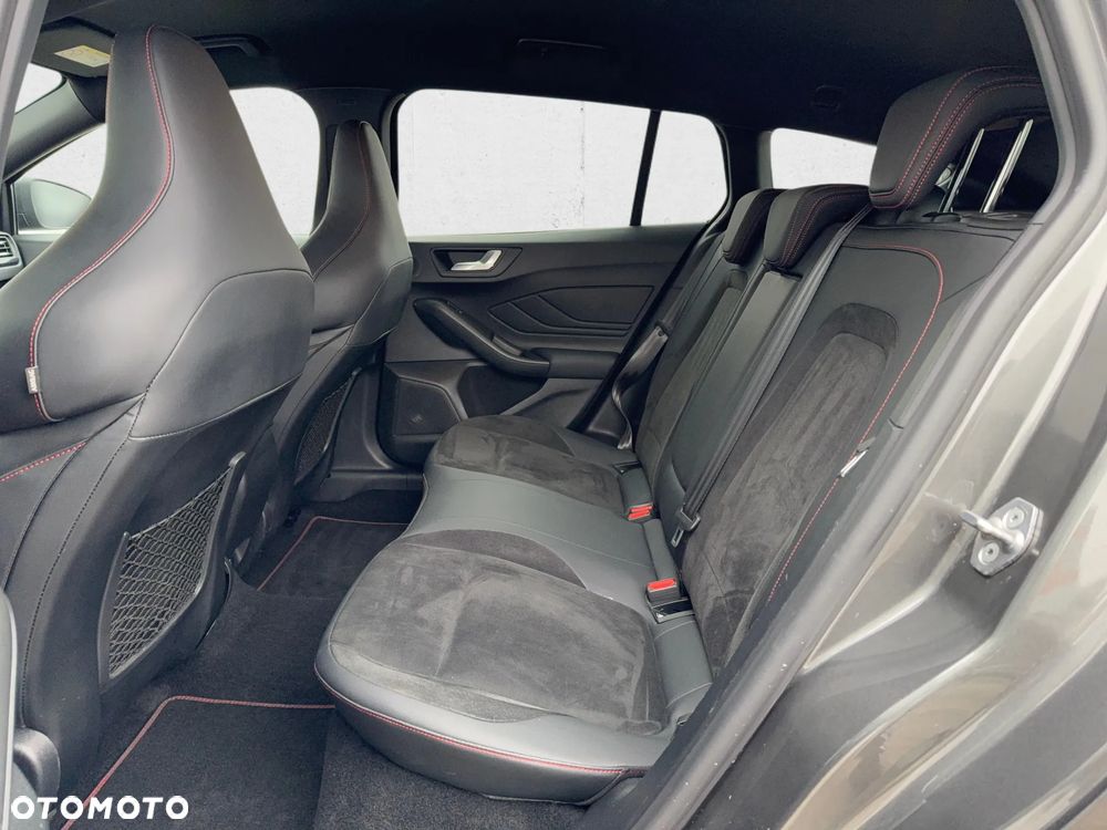 Ford Focus 2.3 EcoBoost ST X - 8