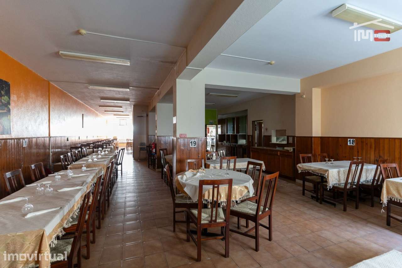 PRÉDIO COM ELEVADO POTENCIAL PARA CONVERSÃO EM APARTAMENTOS EM FÁTIMA - Grande imagem: 4/40
