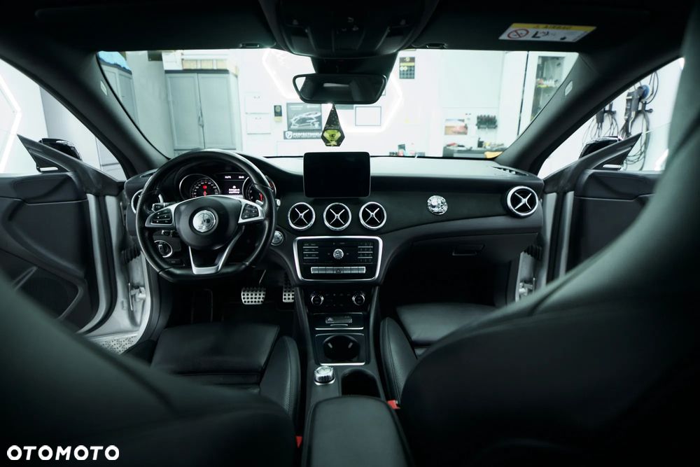 Mercedes-Benz CLA 250 4Matic 7G-DCT Sport - 10