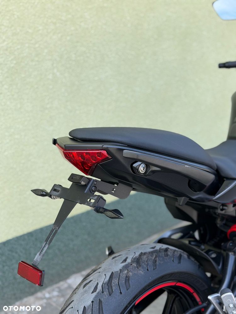 Kawasaki ER - 11
