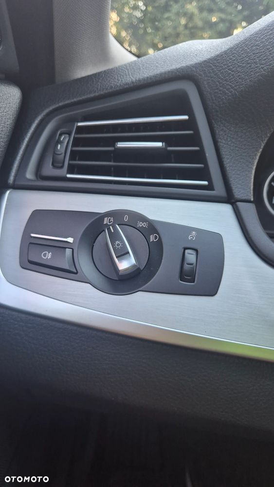 BMW Seria 5 520d xDrive - 18