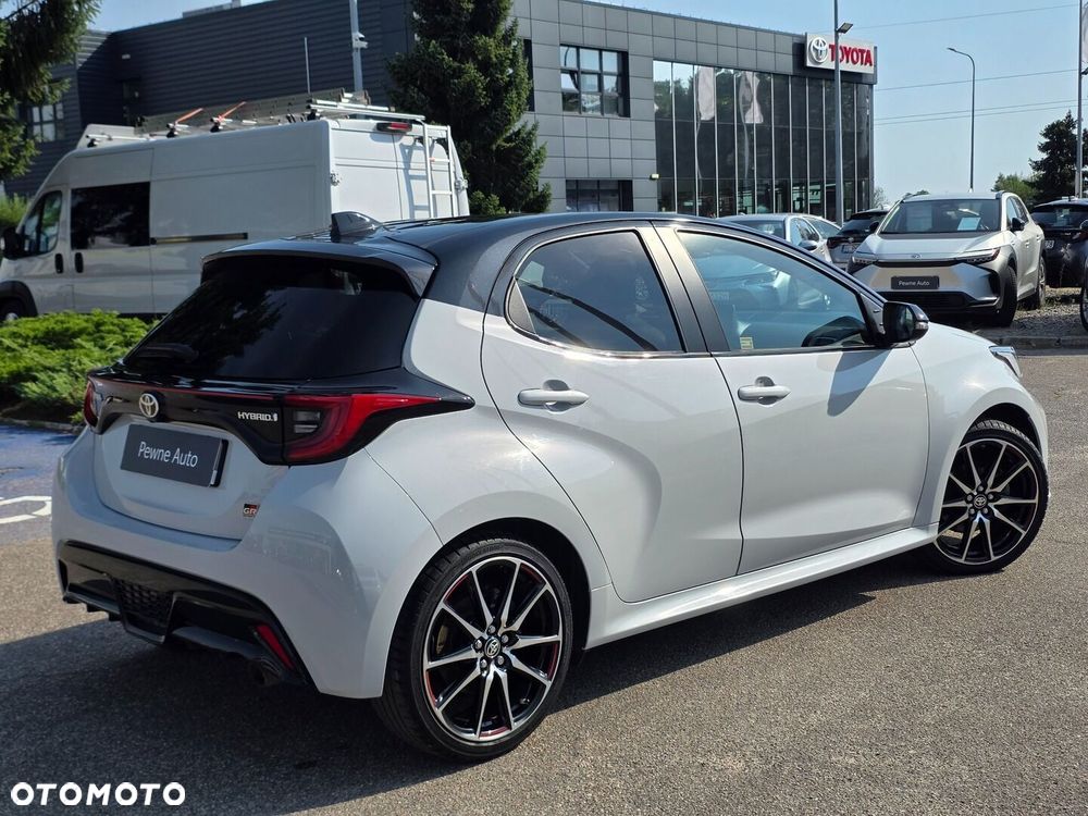 Toyota Yaris - 10