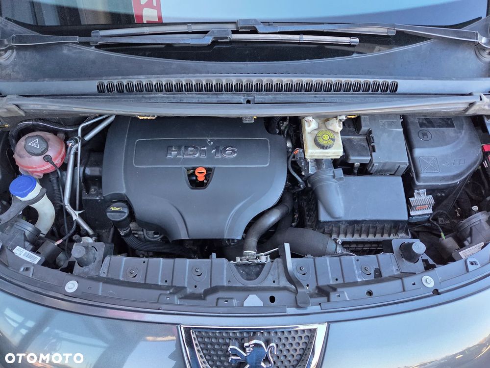 Peugeot 3008 HDi 160 Automatik Allure - 38