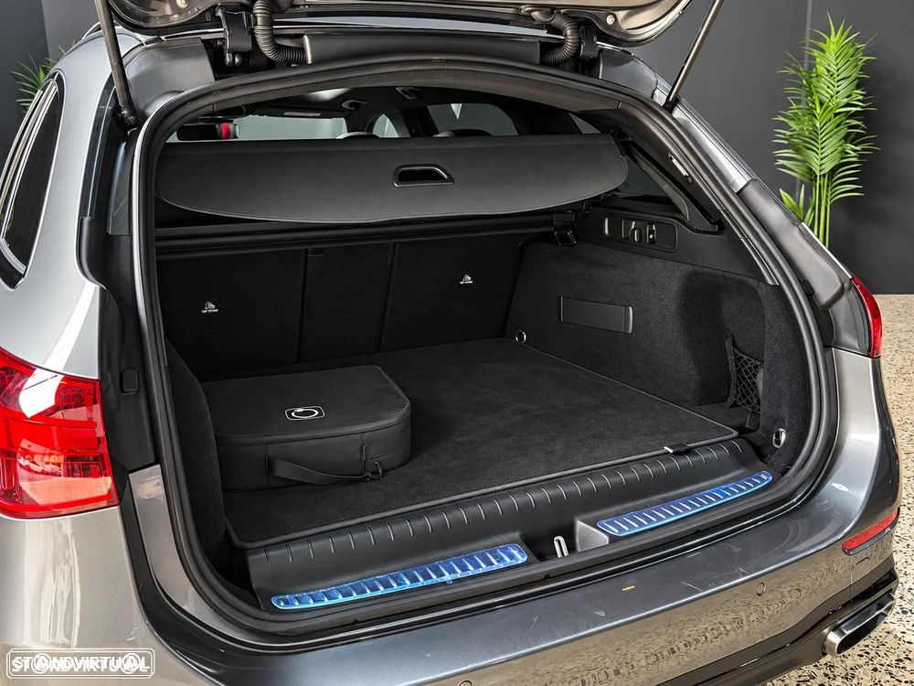 Mercedes-Benz C 300 e AMG Line - 52