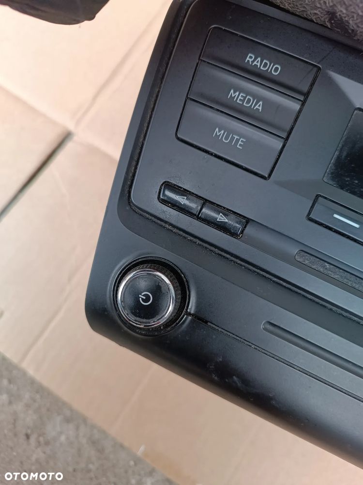 Skoda Octavia III radio odtwarzacz CD 5E0035887 - 4