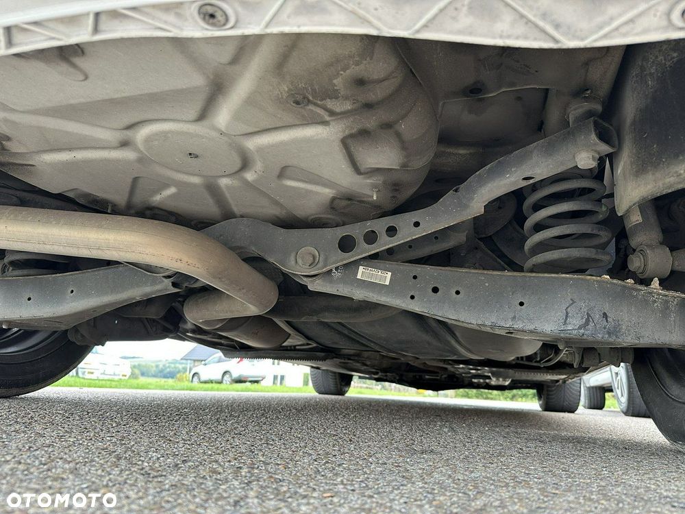 Volkswagen Touran 1.6 TDI DPF Trendline DSG - 26