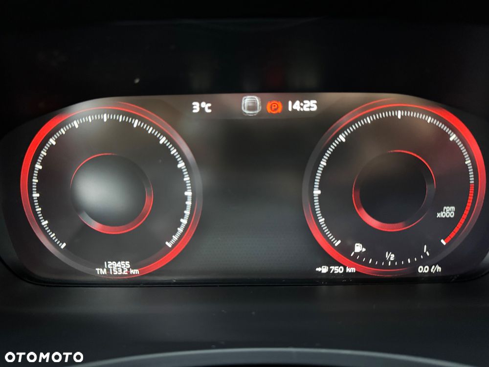 Volvo V90 D4 Momentum - 25