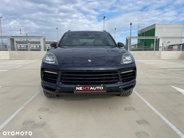 Porsche Cayenne - 4