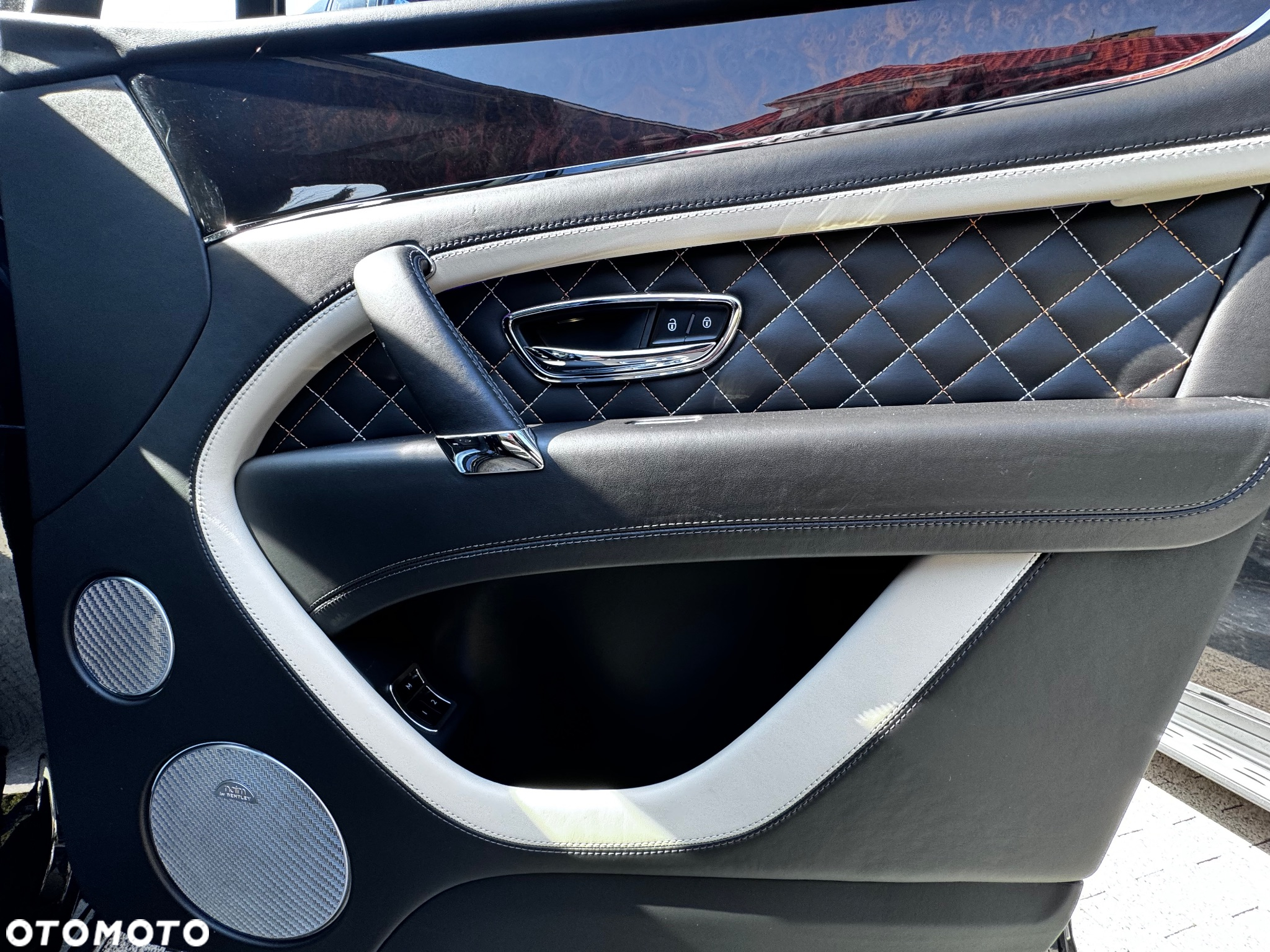 Bentley Bentayga W12 Mulliner - 7
