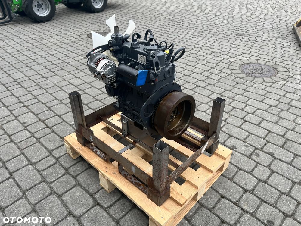 SILNIK Kubota D778 D 778 KOMATSU 3D67E 2A 14500netto - 3
