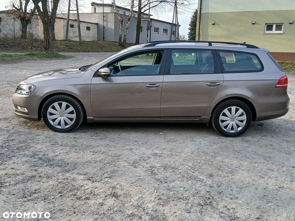 Volkswagen Passat - 4