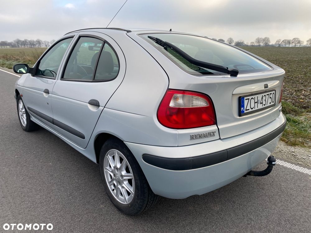 Renault Megane 1.4 16V Authentique - 4