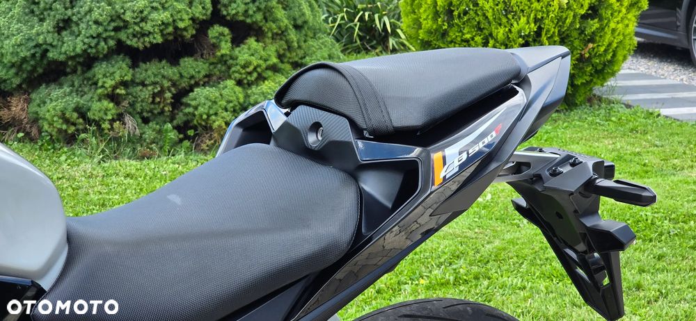 Honda CB - 12