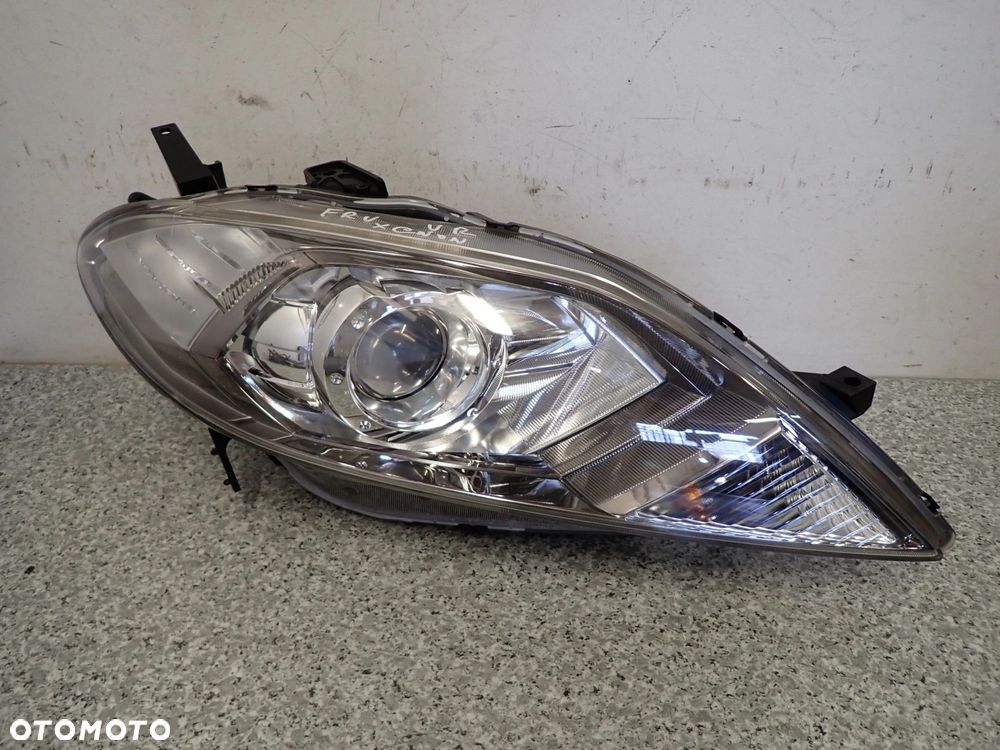 HONDA FR-V FRV LAMPA PRZEDNIA PRAWA REFLEKTOR XENON - 1
