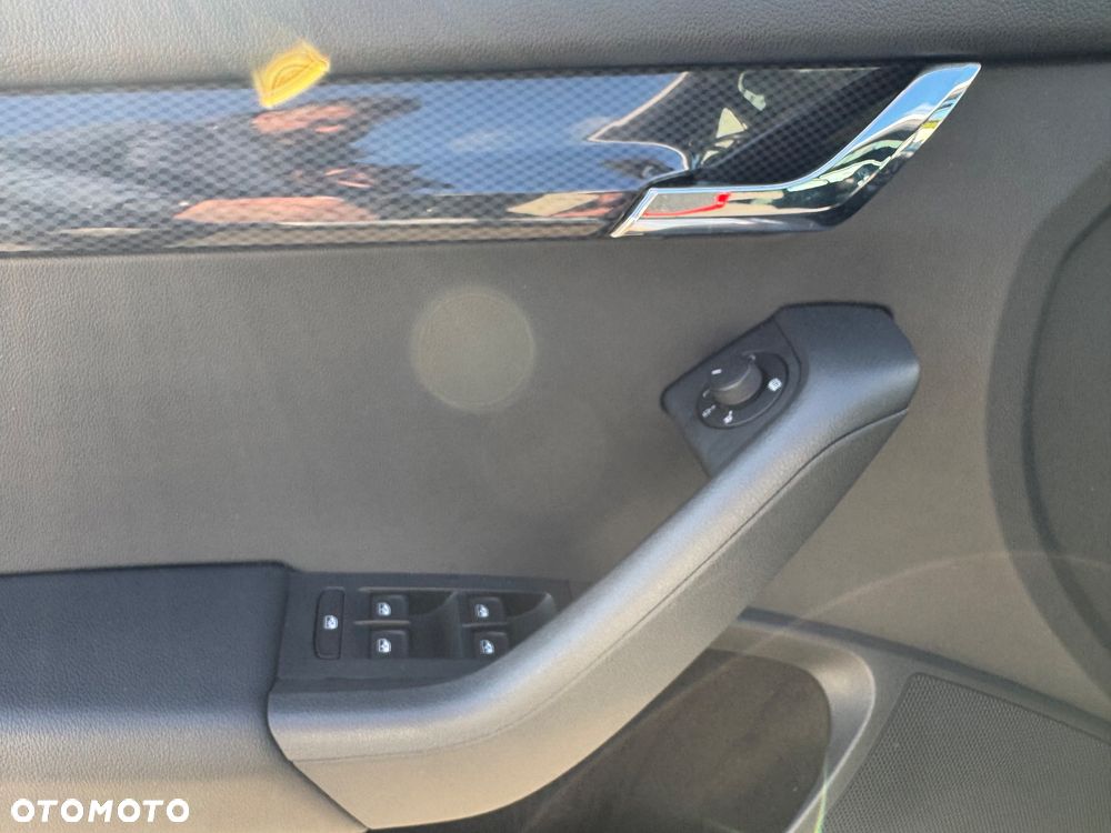 Skoda Octavia 2.0 TDI (Green tec) DSG RS - 25