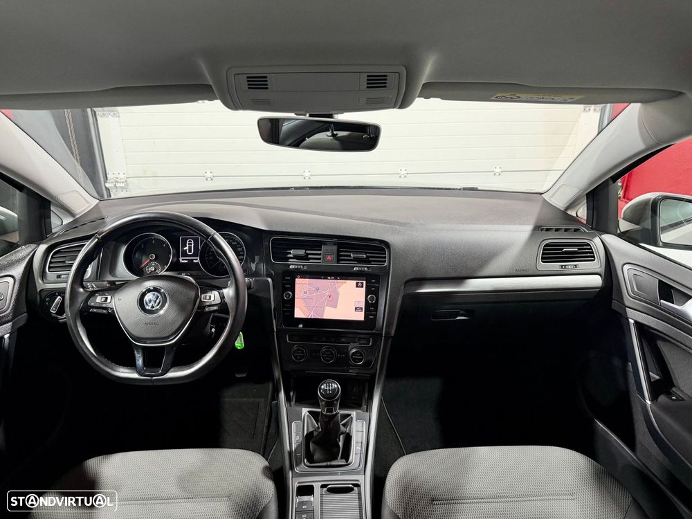 VW Golf Variant 1.6 TDi Confortline - 24