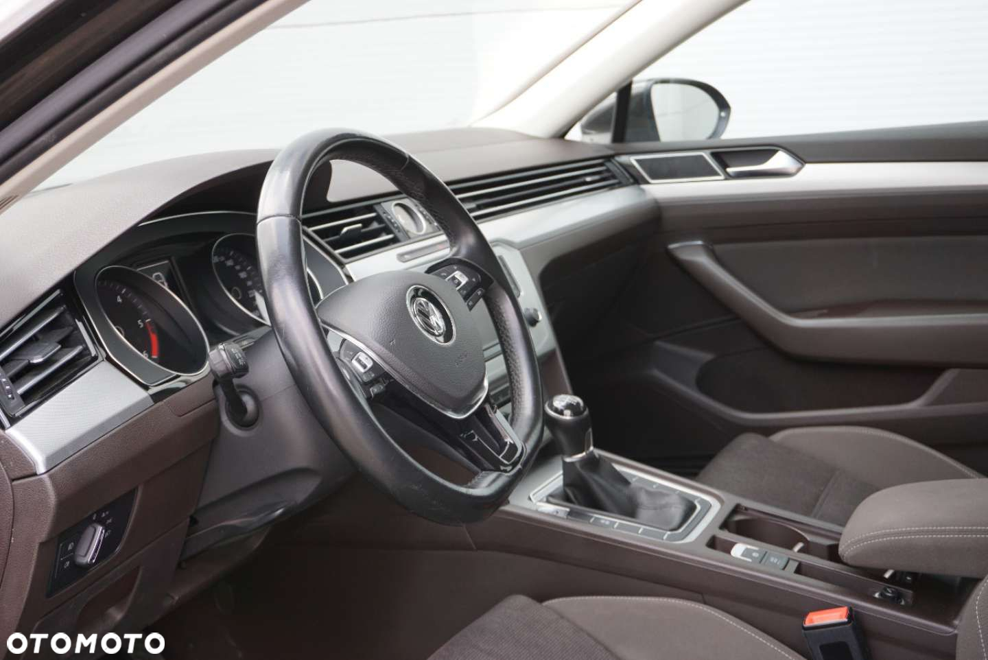 Volkswagen Passat - 9