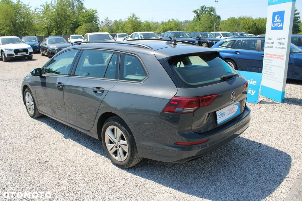 Volkswagen Golf - 8