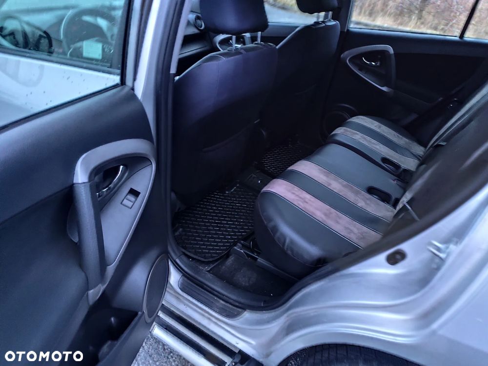 Toyota RAV4 2.2 D-4D Luna - 11