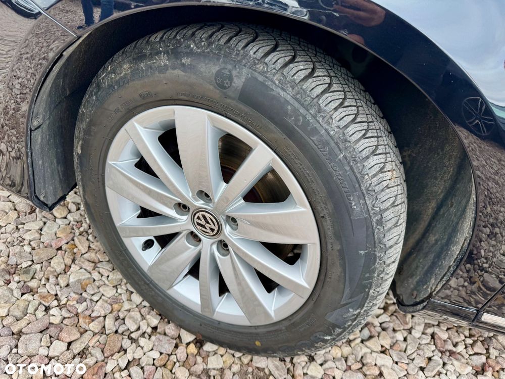 Volkswagen Passat - 24