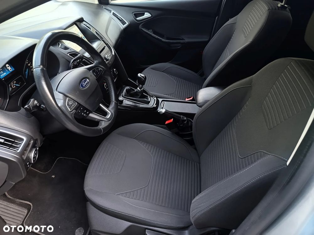 Ford Focus 1.0 EcoBoost STart-Stopp-System TITANIUM - 29