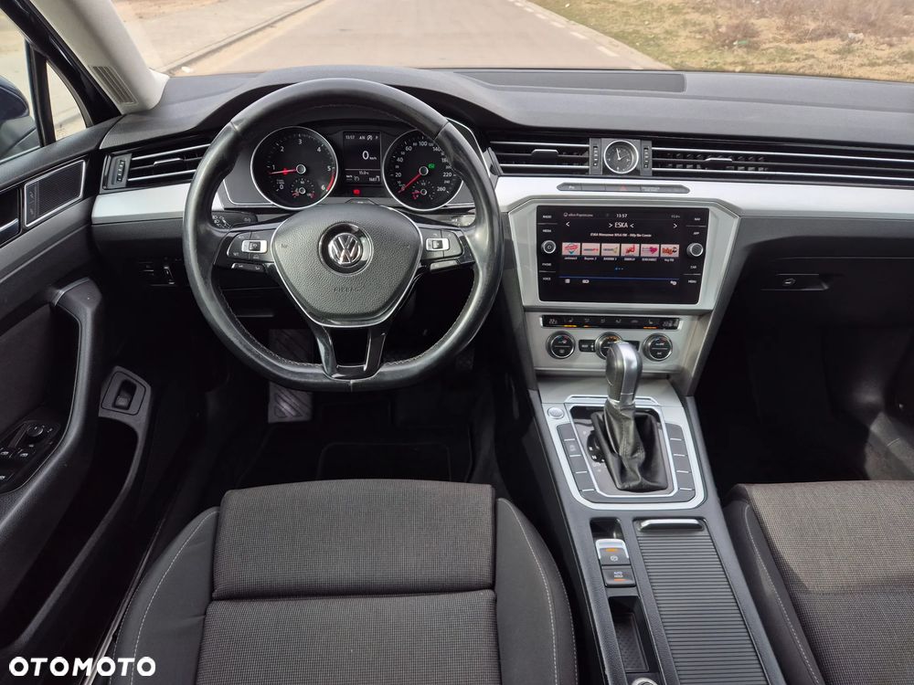 Volkswagen Passat - 27