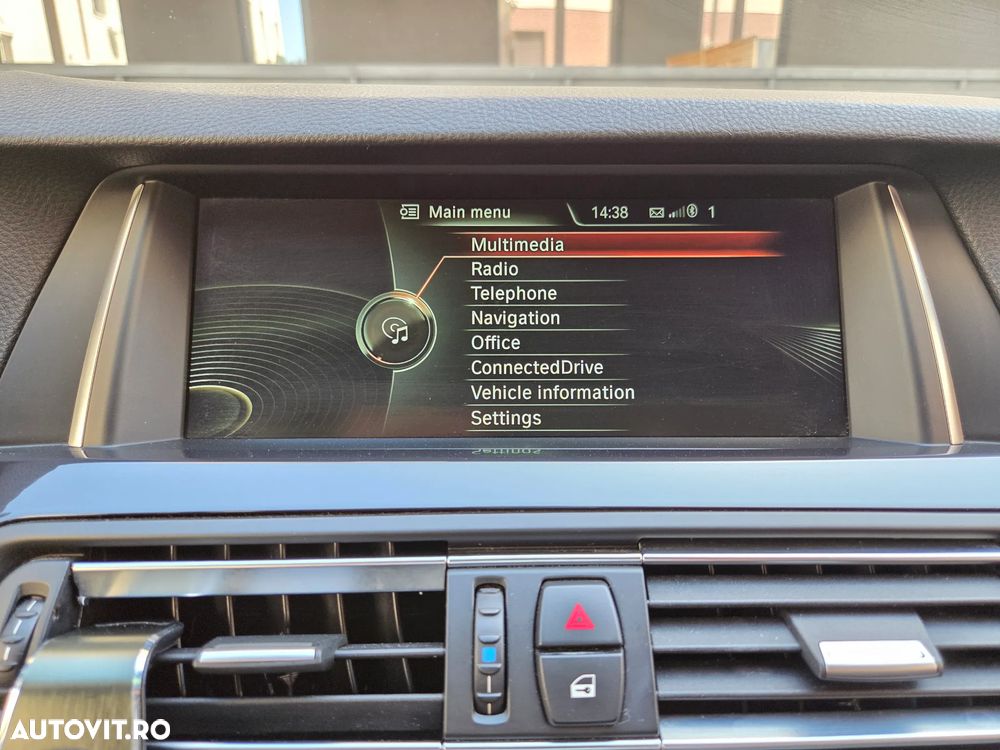 BMW Seria 5 520d xDrive - 18