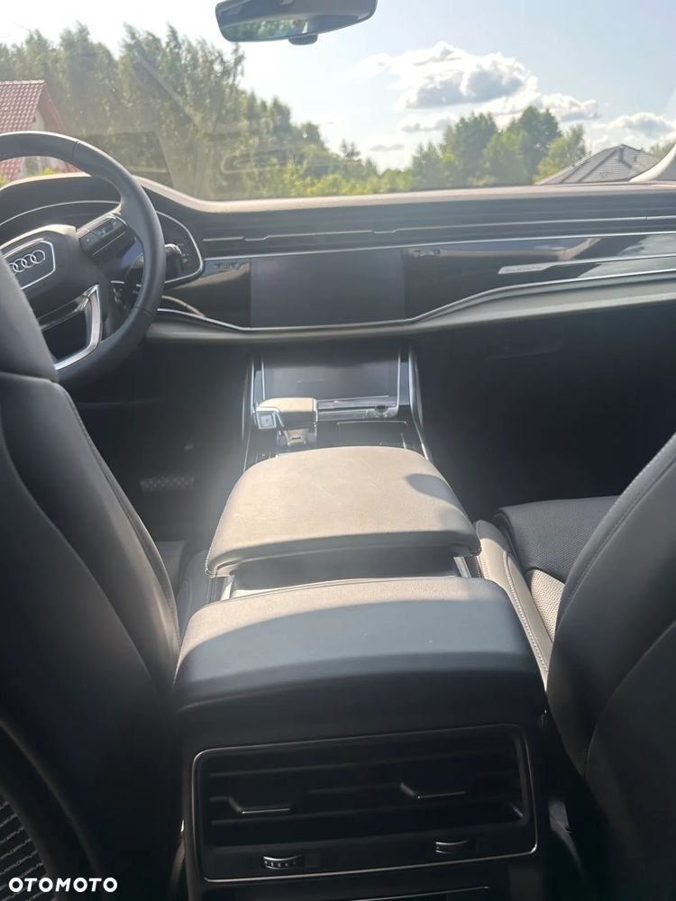 Audi Q8 55 TFSI e Quattro Tiptronic - 11