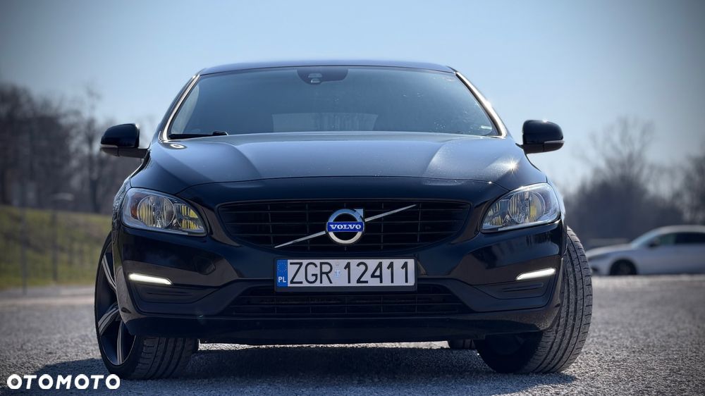 Volvo V60 D6 AWD Plug-in Hybrid Summum - 3