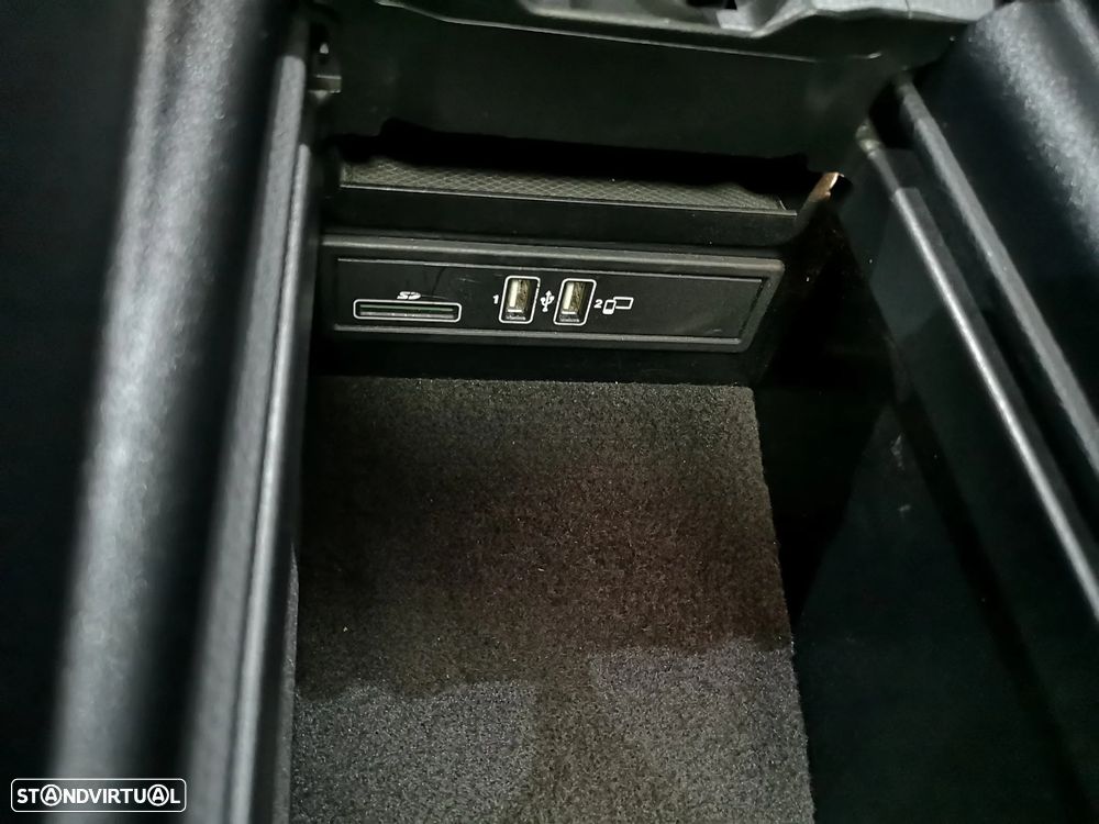 Mercedes-Benz E 220 CDi Avantgarde BE Auto. - 31