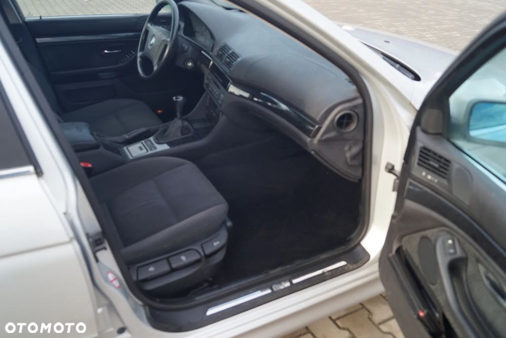 BMW Seria 5 520i - 5