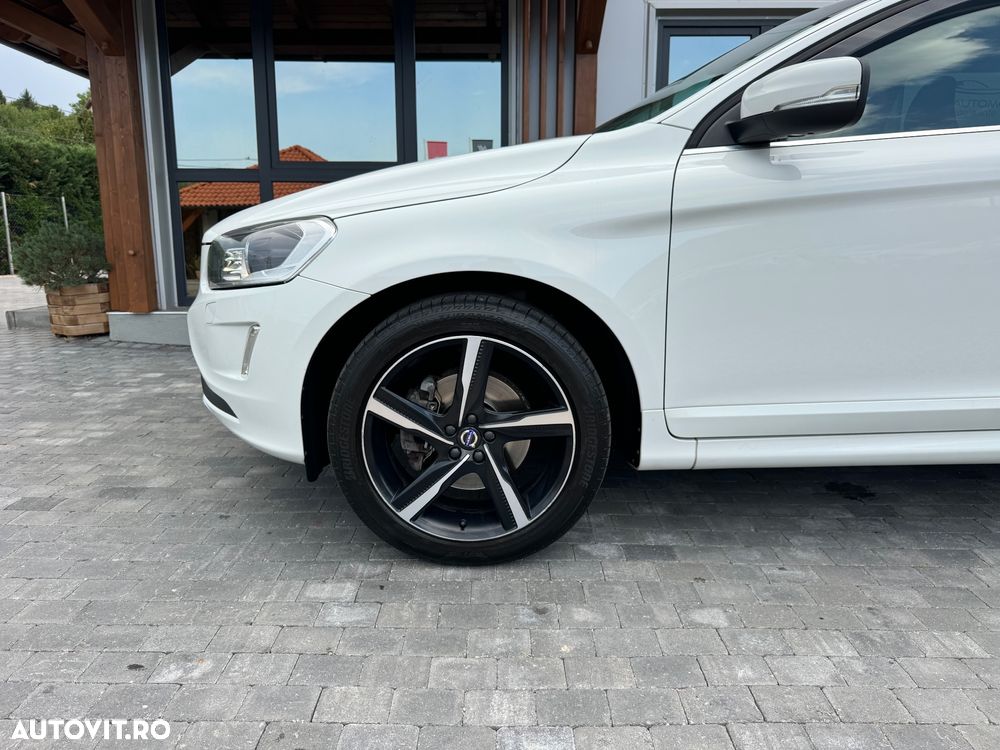Volvo XC 60 D4 AWD Geartronic Momentum - 31