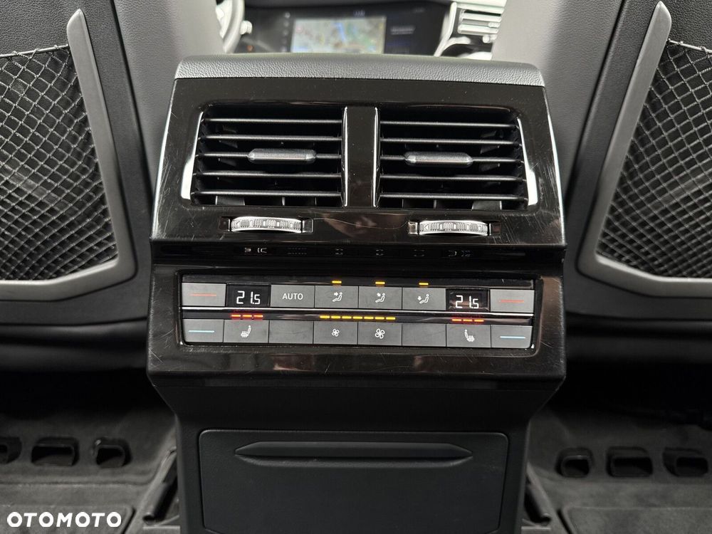Volkswagen Touareg 3.0 V6 TDI 4Motion R-Line - 16