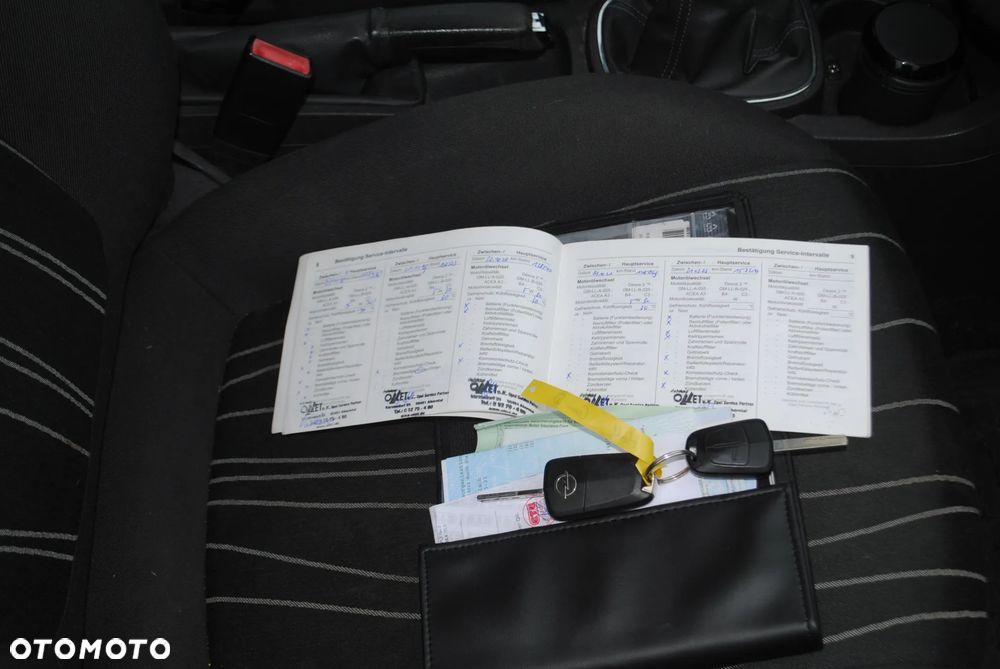 Opel Corsa 1.4 16V Satellite - 6