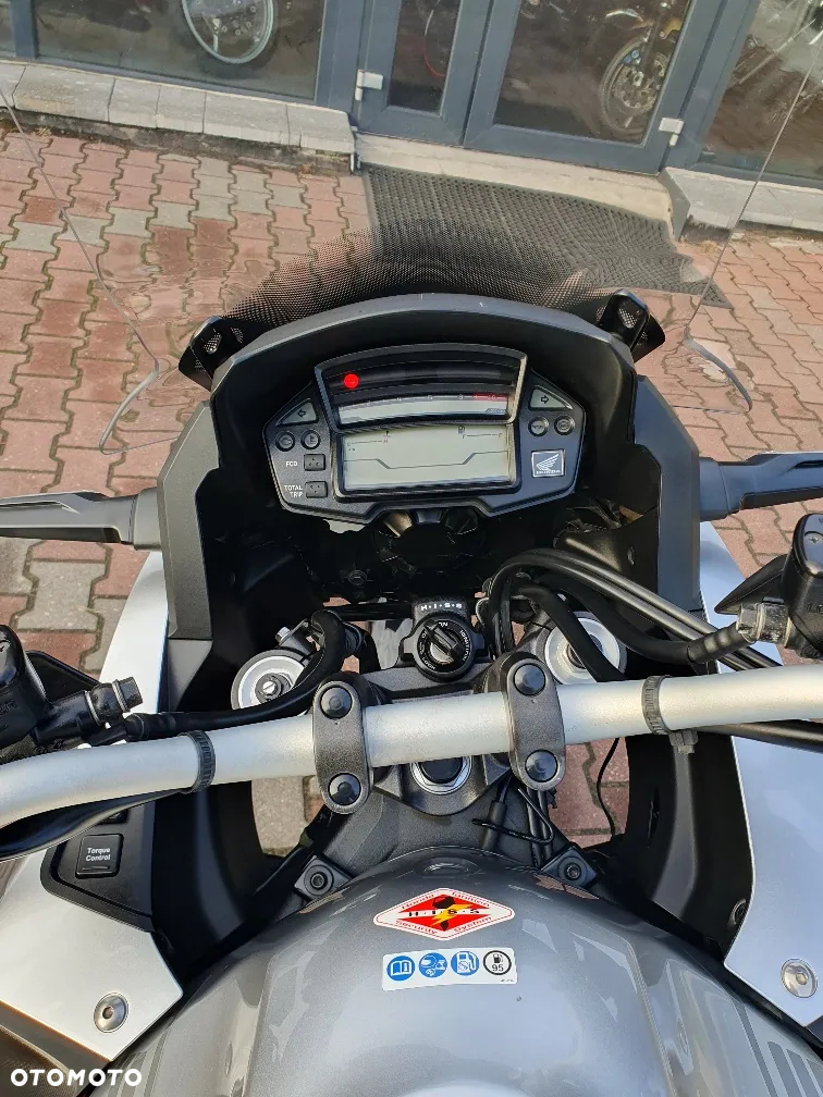 Honda VFR - 15
