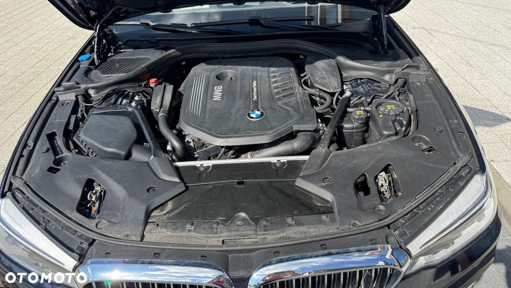 BMW Seria 5 540i Luxury Line sport - 26