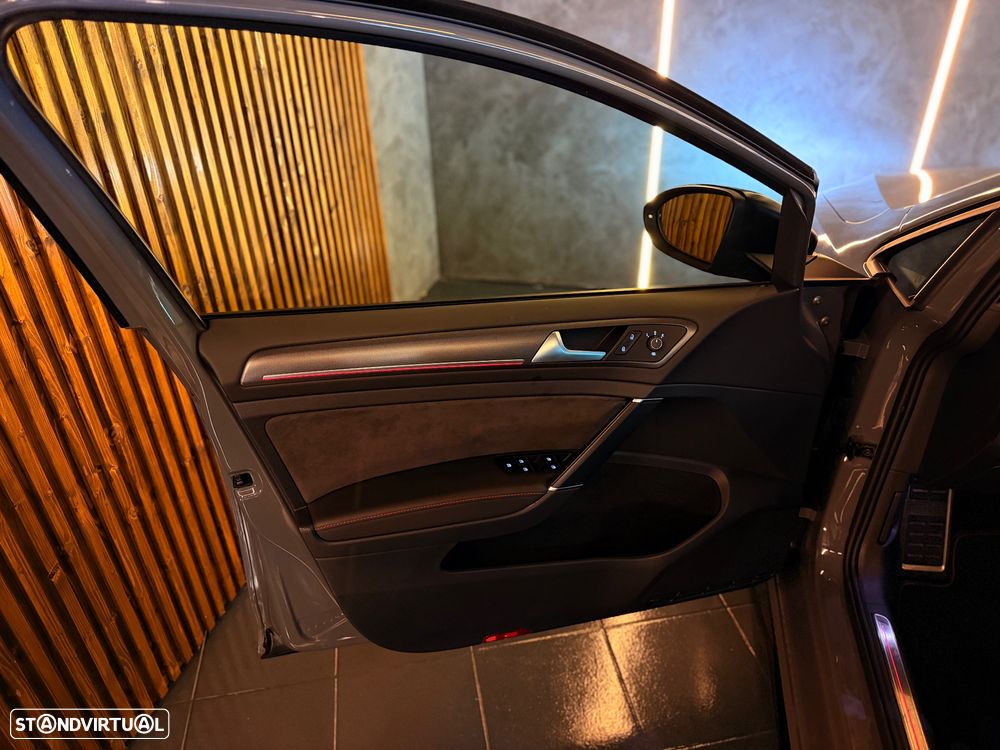 VW Golf GTI TCR 2.0 TSI OPF DSG - 17