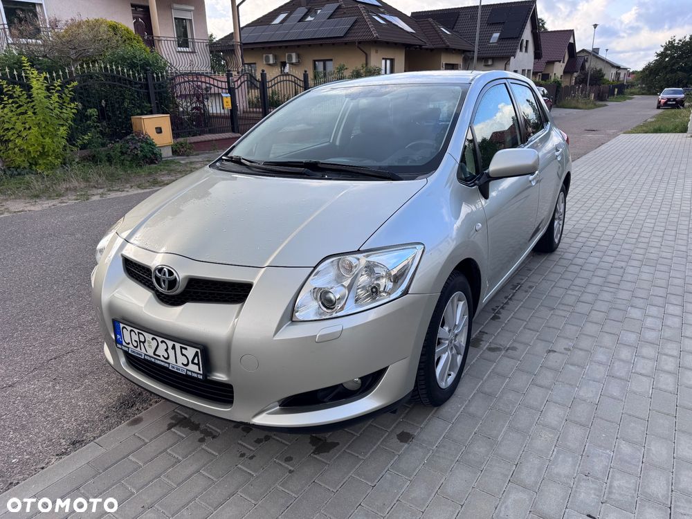 Toyota Auris 1.6 Executive - 2