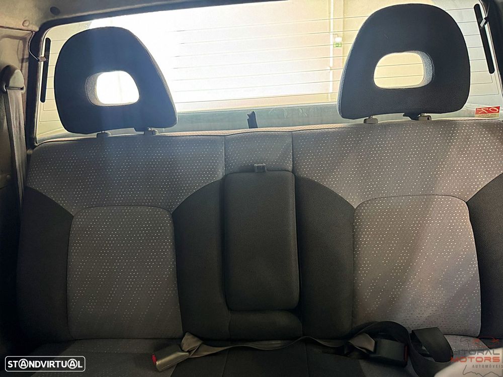 Mitsubishi L200 2.5 TD CD Strakar AC - 27