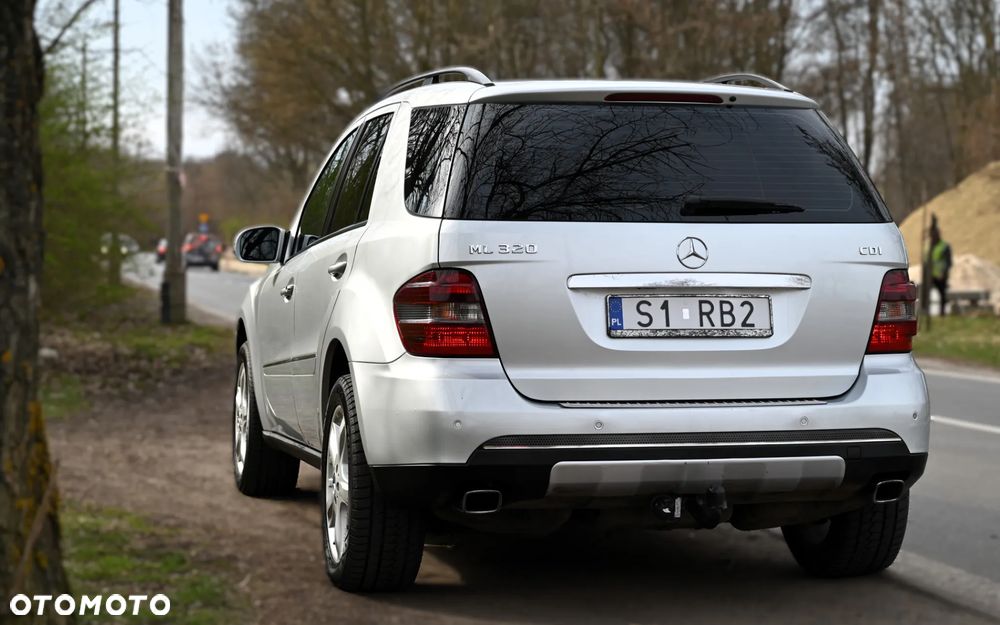 Mercedes-Benz ML - 17