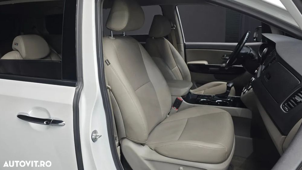 Kia Carnival - 4