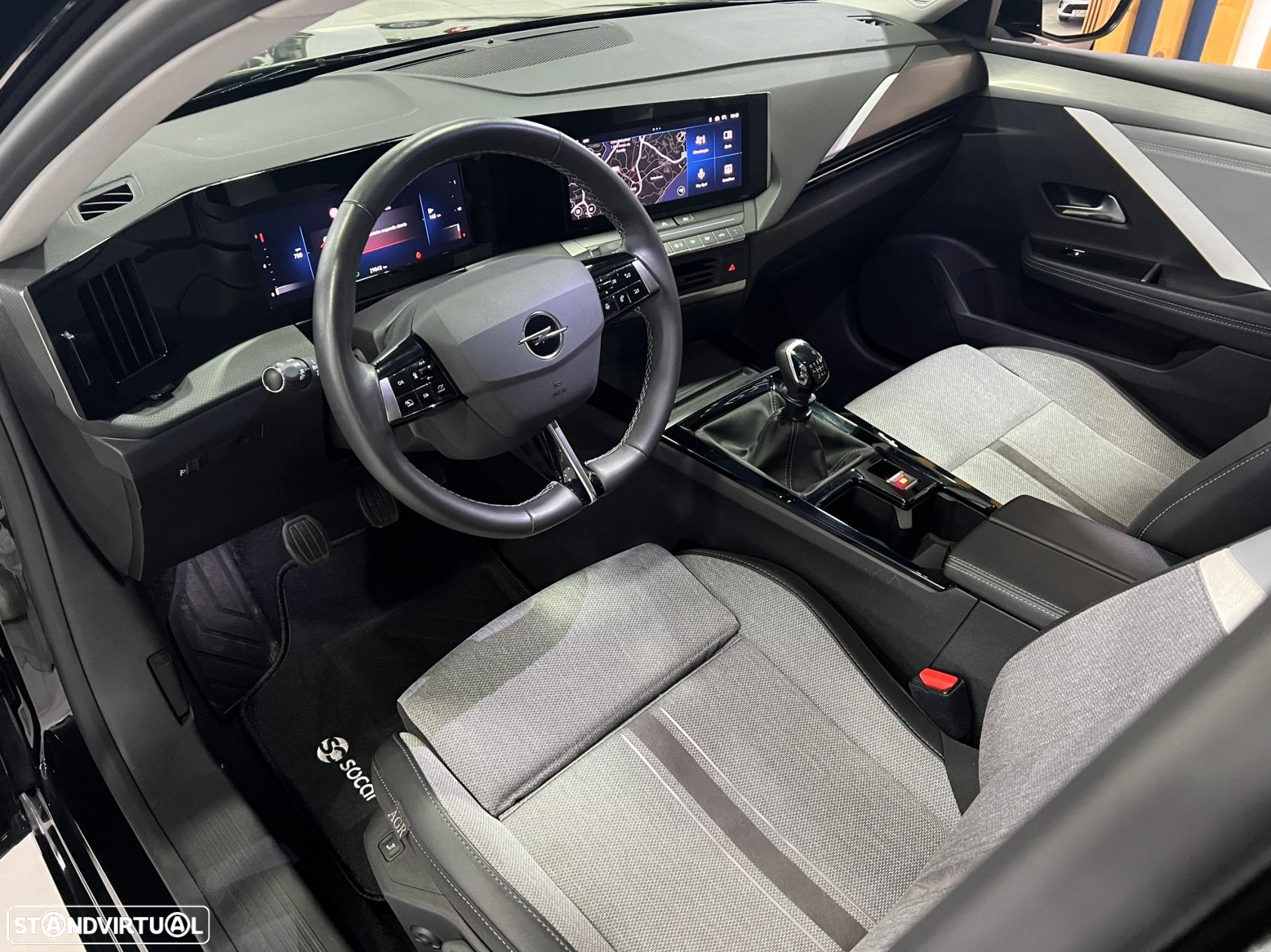 Opel Astra 1.2 T Elegance - 21