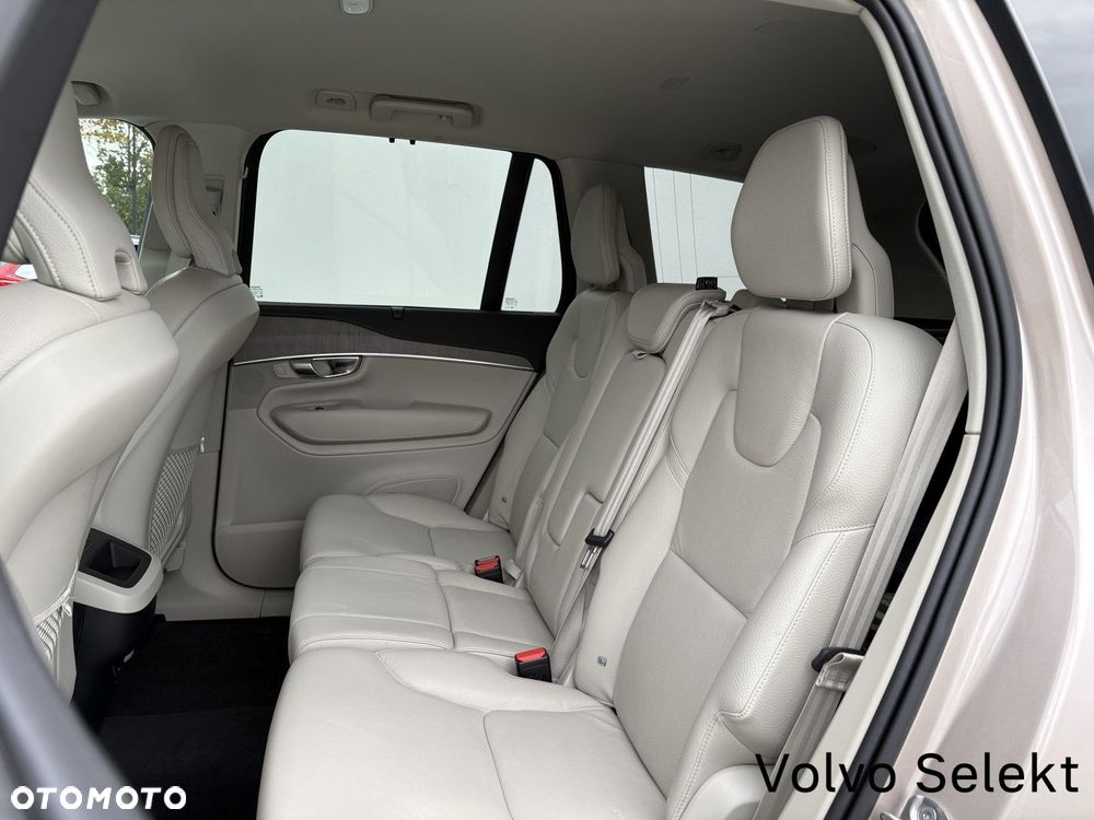 Volvo XC 90 - 21