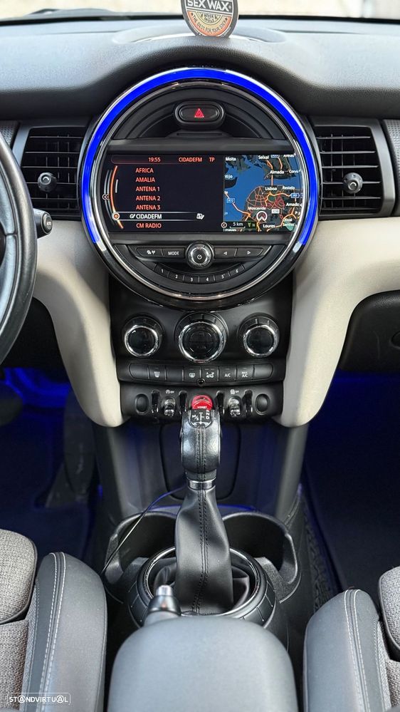 MINI 5 Portas Cooper D Auto - 12