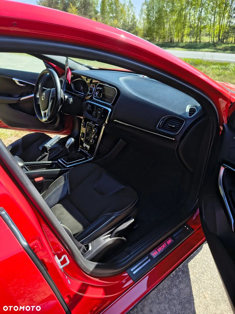 Volvo V40 T2 - 11