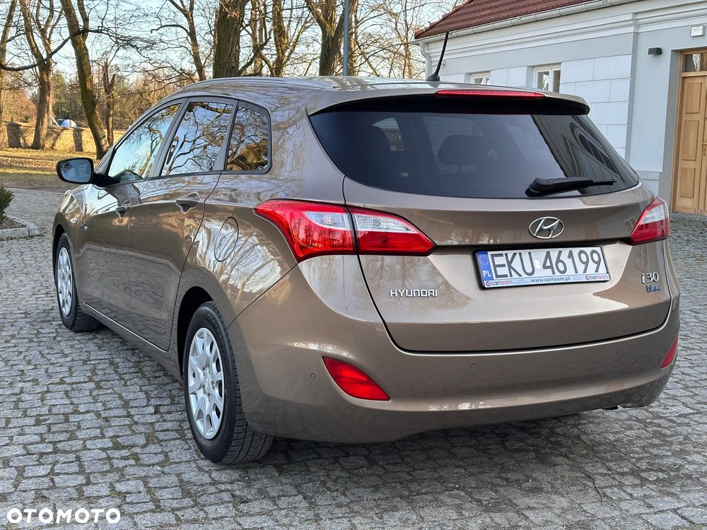 Hyundai i30 blue Kombi 1.6 GDi Style - 21